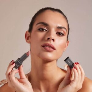 Matte-Lipstick-Model_col.argansdp.com